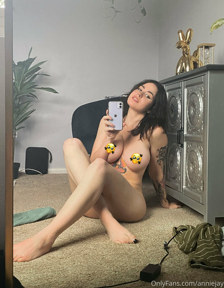 Anniejay