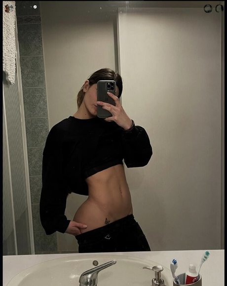 Naakte gelekte OnlyFans-foto van Oscarine38