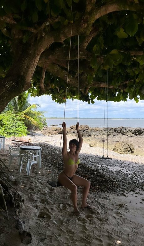 Naakte gelekte OnlyFans-foto van Valentina Bandeira