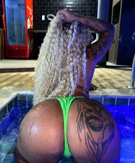 Обнаженная фотография утечки OnlyFans от Kaylanne Reis