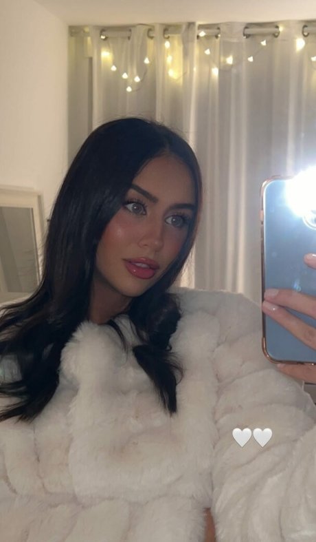 Alaston vuotanut OnlyFans-kuva Emilycumsof
