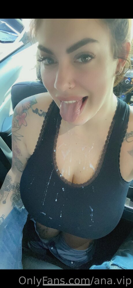 Naken läckt OnlyFans-bild av Ana Vip