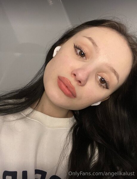 Naken läckt OnlyFans-bild av Angelikalust