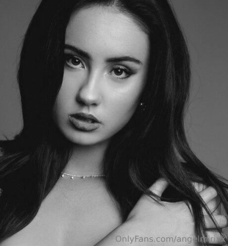 Naken läckt OnlyFans-bild av Angelmirixx