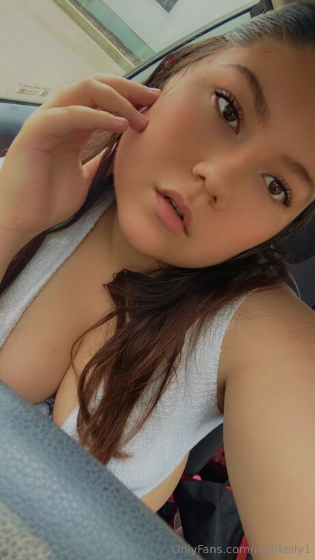 Naken läckt OnlyFans-bild av Melikelly1