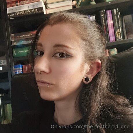 Naken läckt OnlyFans-bild av The Feathered One