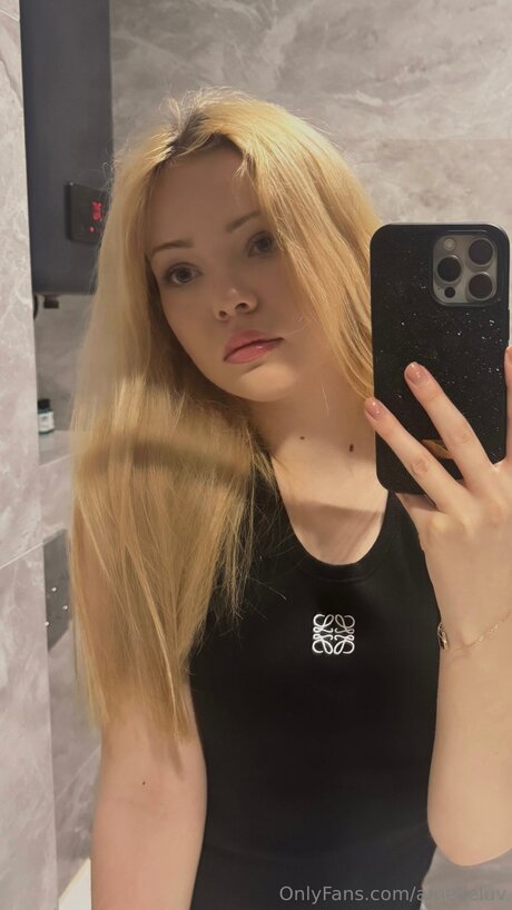 Naken läckt OnlyFans-bild av Amelieeluv