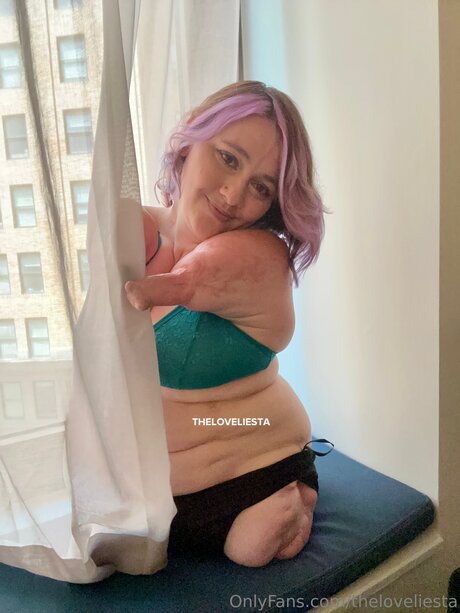 Naken läckt OnlyFans-bild av Theloveliesta