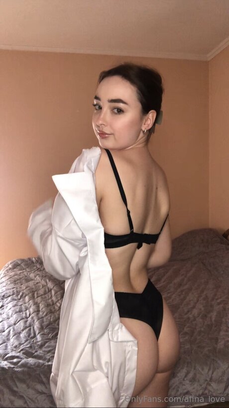 Naakte gelekte OnlyFans-foto van Afina Love