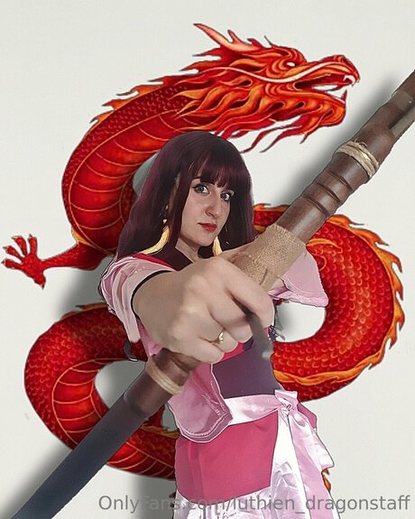 Alaston vuotanut OnlyFans-kuva Luthien Dragonstaff