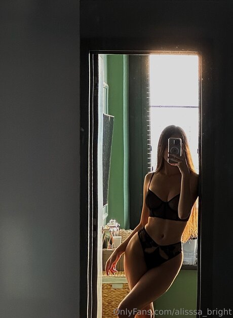 Nøgent lækket OnlyFans-billede af Alisssa Bright
