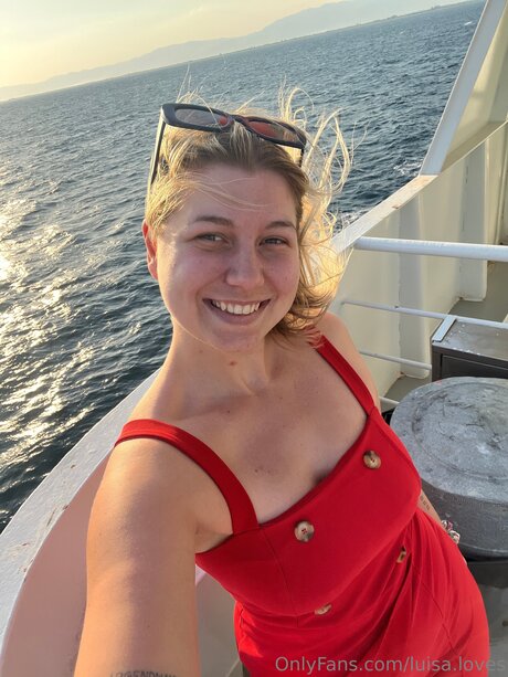 Naken läckt OnlyFans-bild av Luisa Loves