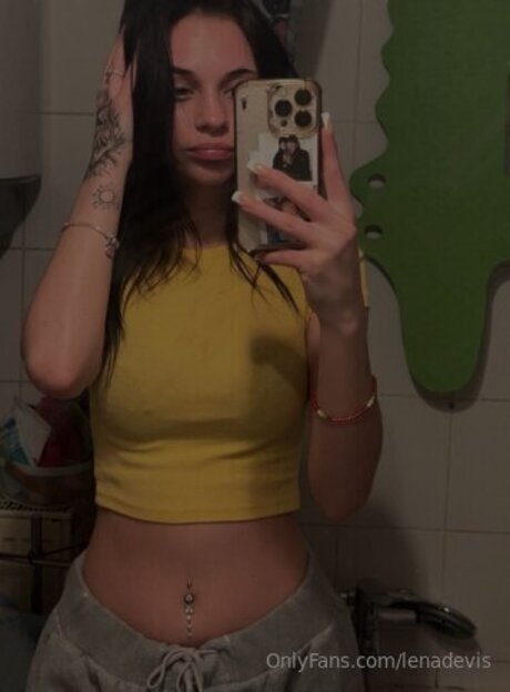 Обнаженная фотография утечки OnlyFans от Lenadevis