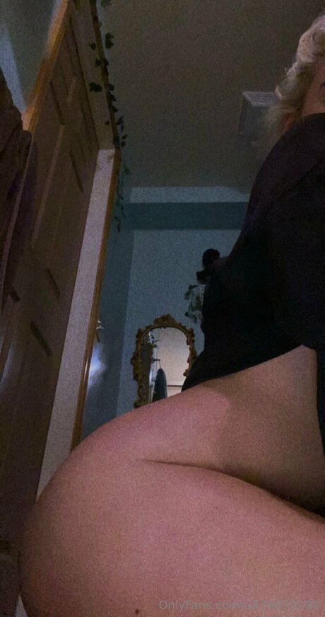 Naken läckt OnlyFans-bild av Hunnybunny669