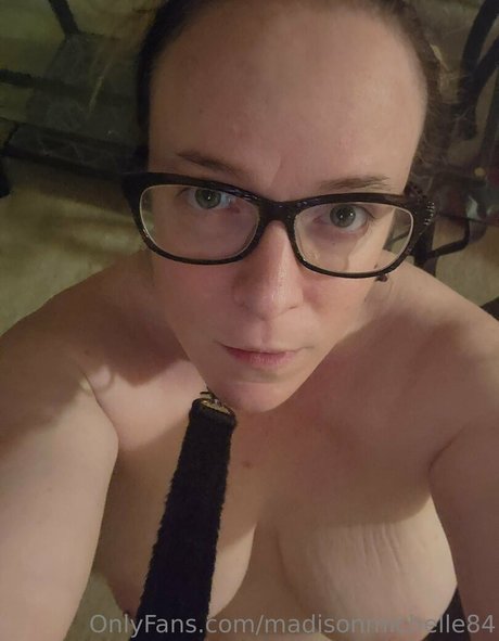 Alaston vuotanut OnlyFans-kuva Madisonmichelle84