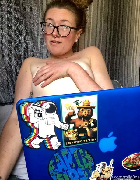 Nahá fotka uniklých OnlyFans od Mild0ne