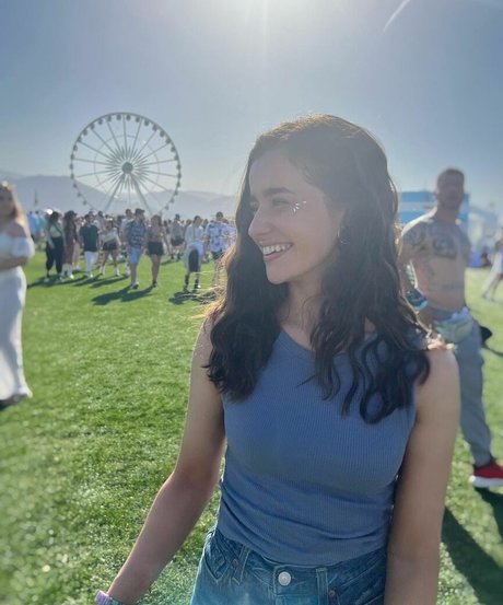 Photo nue de fuite OnlyFans de Holly Earl