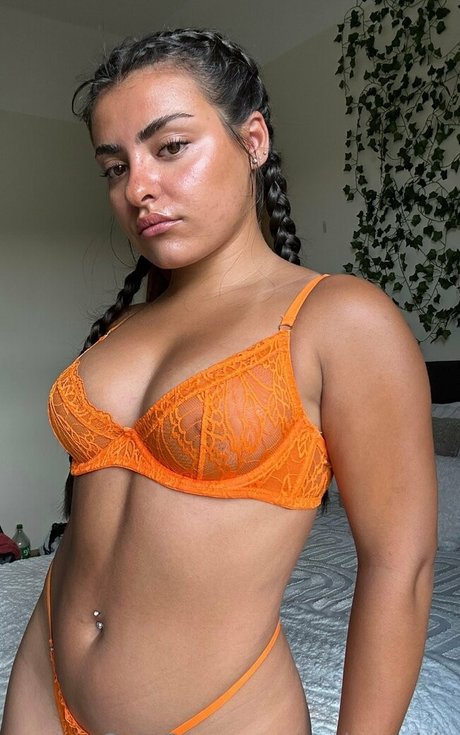 Nahá fotka uniklých OnlyFans od Carlysophie