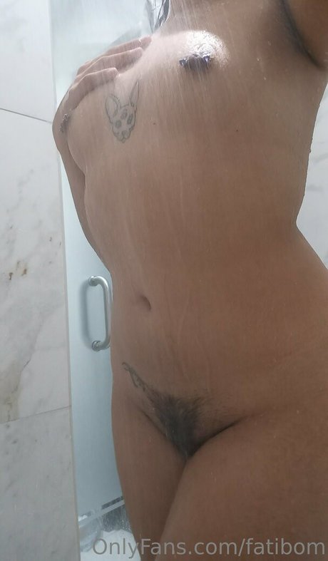 Naken läckt OnlyFans-bild av Fatibunn