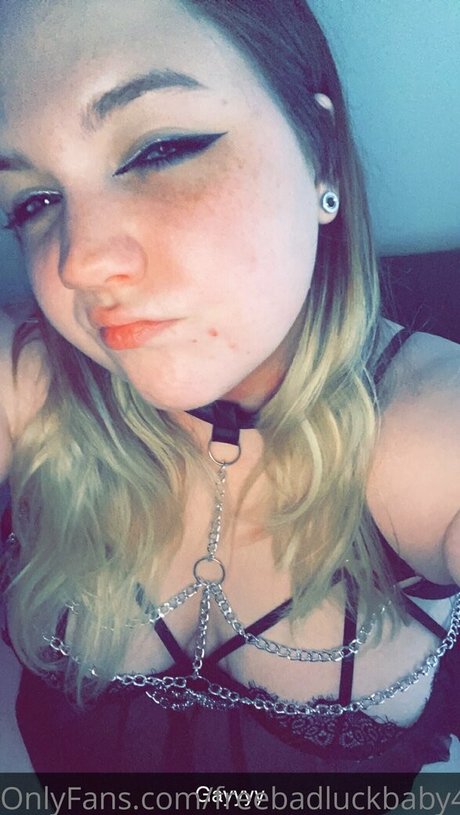 Naakte gelekte OnlyFans-foto van Freebadluckbaby420