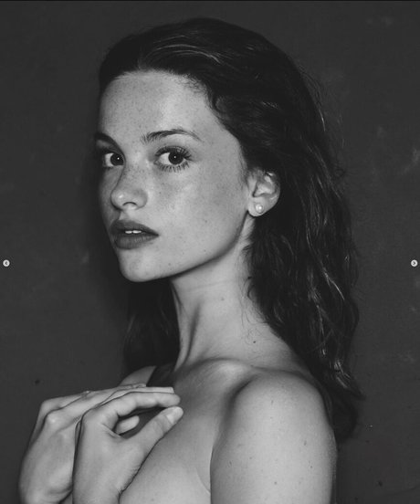 Foto di nudo di fuga di OnlyFans di Camille Yolaine
