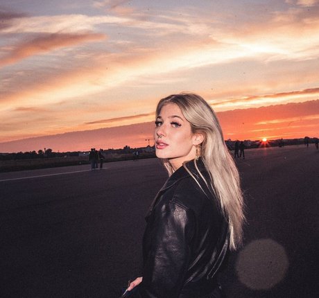 Alaston vuotanut OnlyFans-kuva Pinkarosalina
