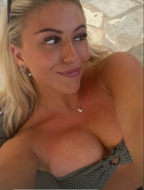 Naakte gelekte OnlyFans-foto van Maja Kruse Frank