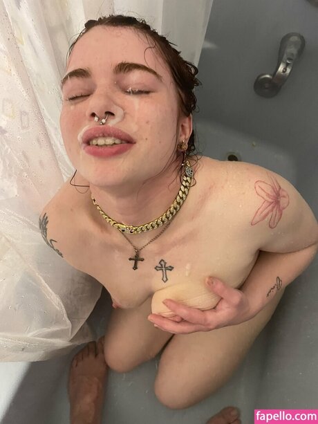 Naken läckt OnlyFans-bild av Grace Weller