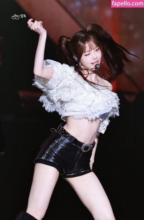 Hong Eunchae 