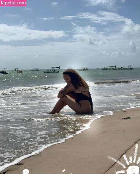 Alaston vuotanut OnlyFans-kuva Giovanna Pitel