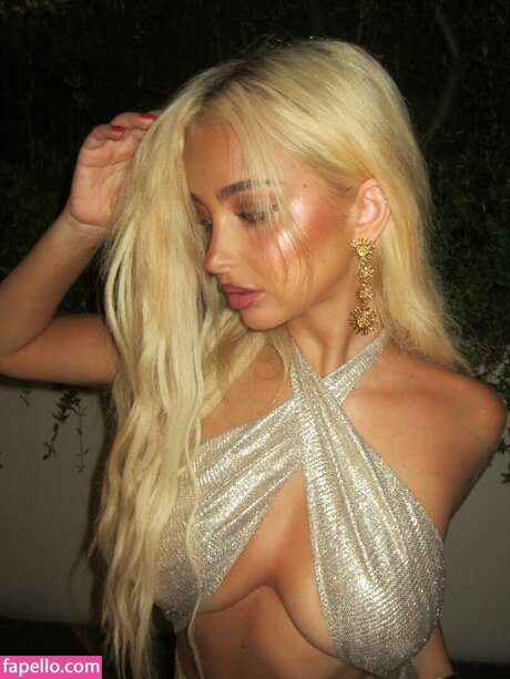 Naakte gelekte OnlyFans-foto van Emma Pillemer