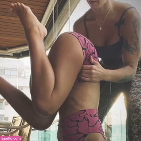Naken läckt OnlyFans-bild av Mell Muzzillo
