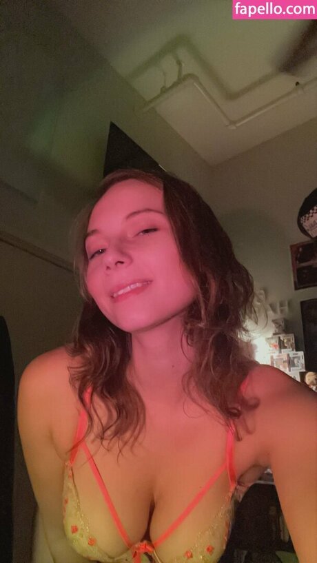 Naken läckt OnlyFans-bild av Redhotambz