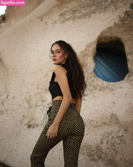 Naken läckt OnlyFans-bild av Pelin Akil