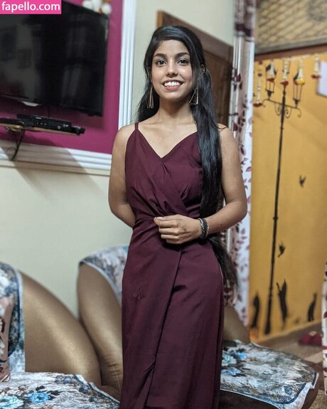 Naakte gelekte OnlyFans-foto van Seema Sharma