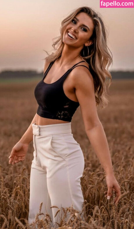 Alaston vuotanut OnlyFans-kuva Sydney Segars