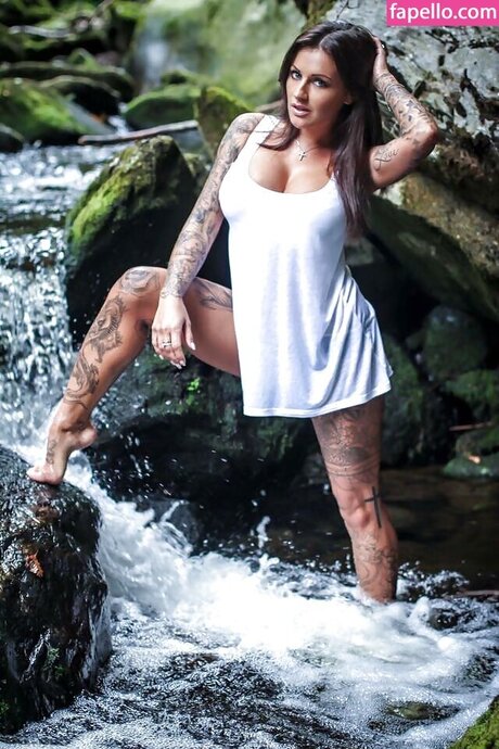 Обнаженная фотография утечки OnlyFans от Jasmin Ruehle