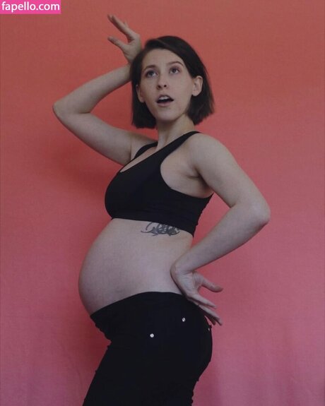 Naken läckt OnlyFans-bild av Eden Sher