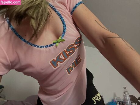 Naken läckt OnlyFans-bild av Emma Rogue
