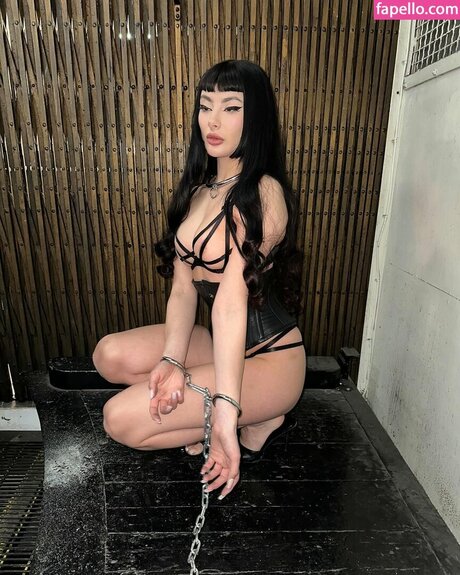 Naakte gelekte OnlyFans-foto van Sweetseverine