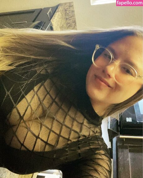 Alaston vuotanut OnlyFans-kuva Shadiestspice444