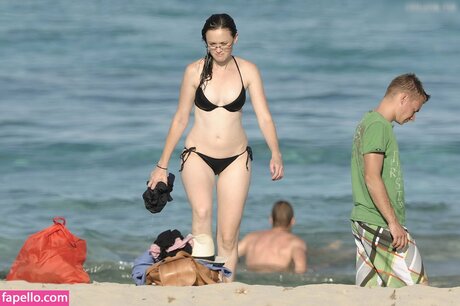 Alaston vuotanut OnlyFans-kuva Alexis Bledel
