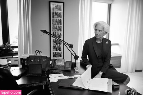 Naakte gelekte OnlyFans-foto van Christine Lagarde