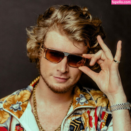 Naken läckt OnlyFans-bild av Yunggravy