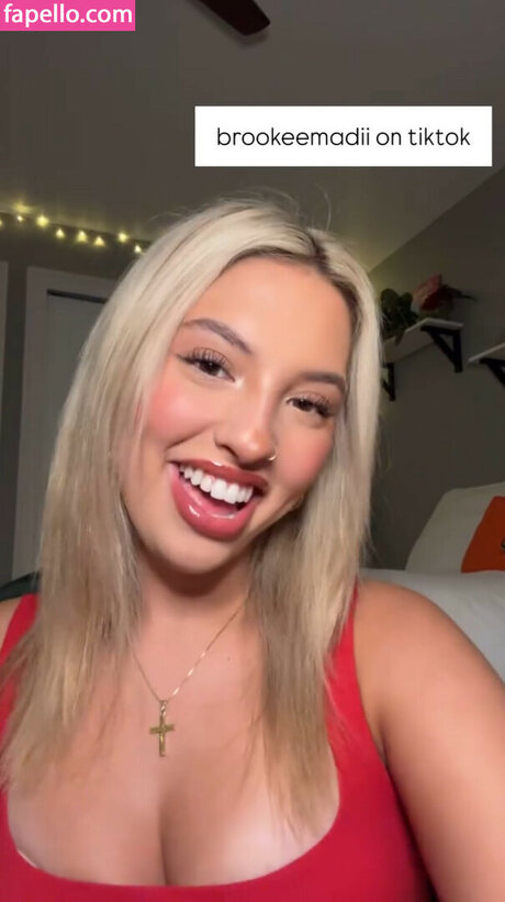 Naken läckt OnlyFans-bild av Cloud Asmr