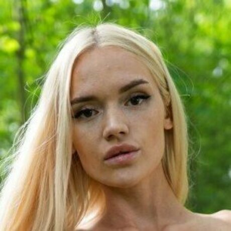 Alaston vuotanut OnlyFans-kuva Era Queen