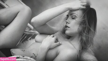 Обнаженная фотография утечки OnlyFans от Miri Be