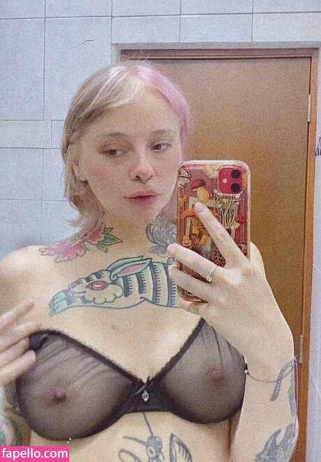 Naken läckt OnlyFans-bild av Hurongato