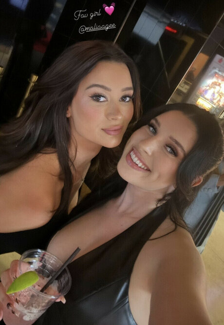 Naakte gelekte OnlyFans-foto van Baeeeeelyn