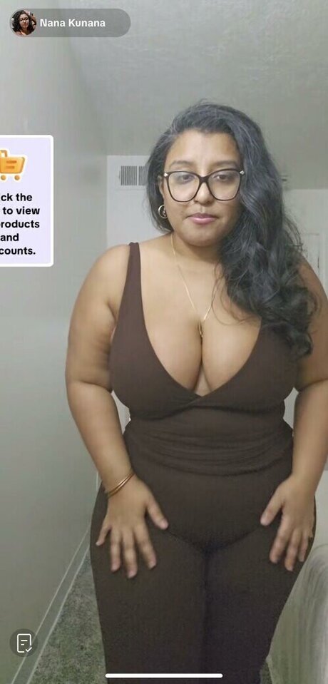 Naken läckt OnlyFans-bild av Nanakunana